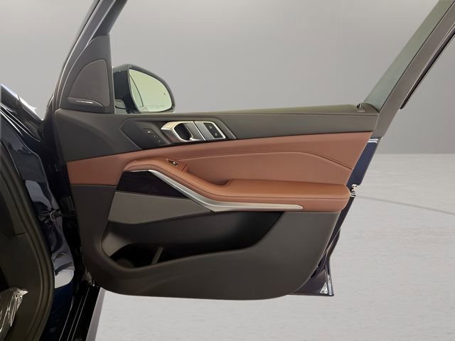 Used 2026 BMW X7 xDrive40i w/ M Sport Package AWD/4WD image 29