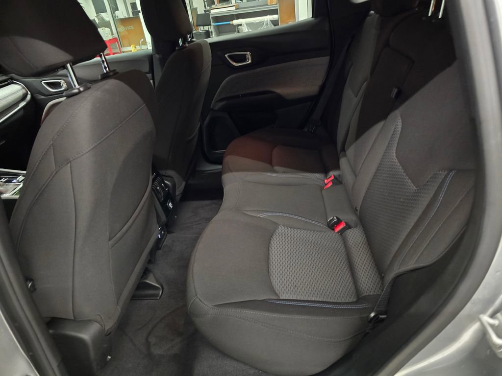 Used 2023 Jeep Compass Sport image 28