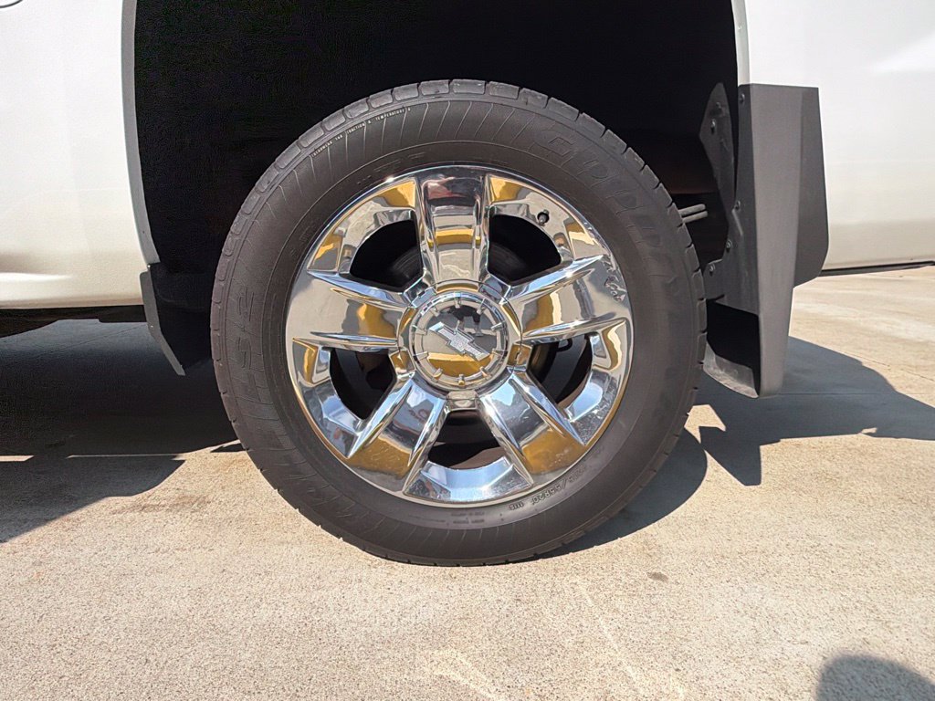Used 2018 Chevrolet Silverado 1500 LTZ w/ Sport Package AWD/4WD image 8
