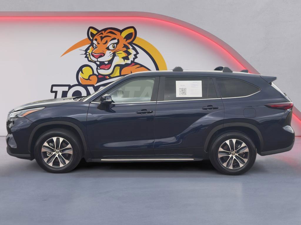 Used 2025 Toyota Highlander XLE image 8