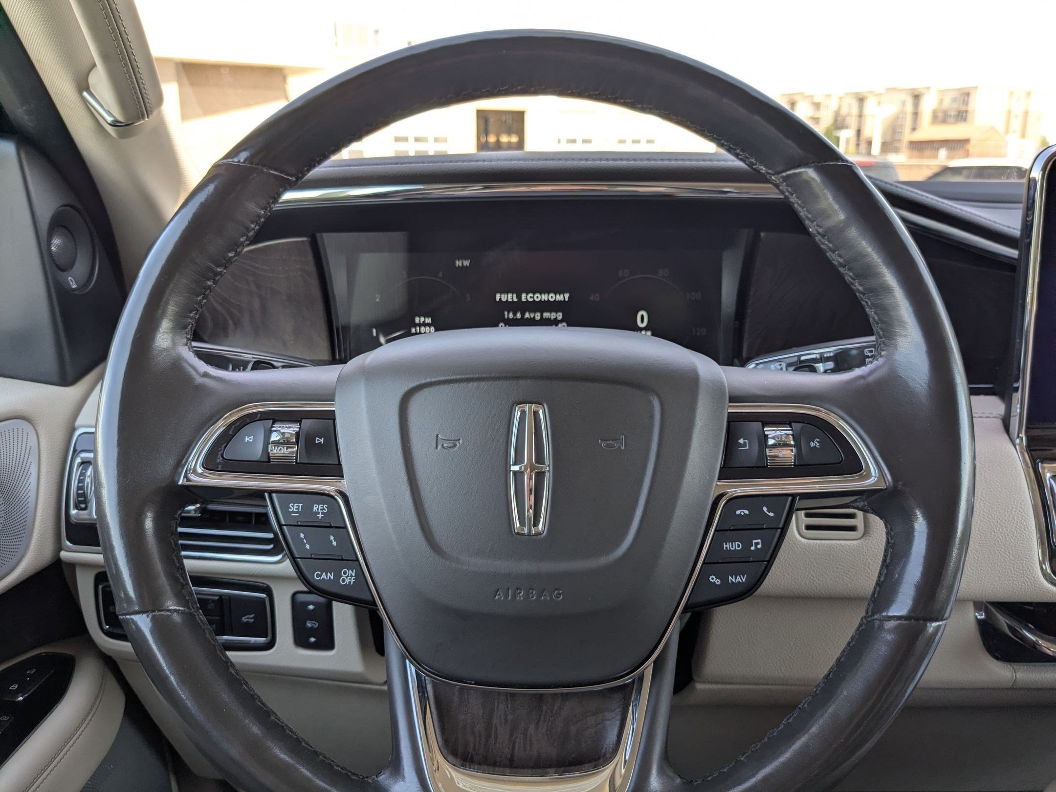 Used 2020 Lincoln Navigator Reserve w/ Luxury Package AWD/4WD image 16
