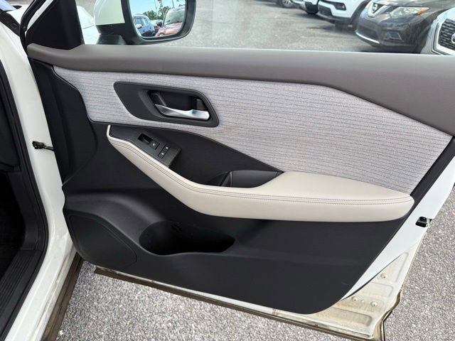 Used 2023 Nissan Rogue SV FWD image 16
