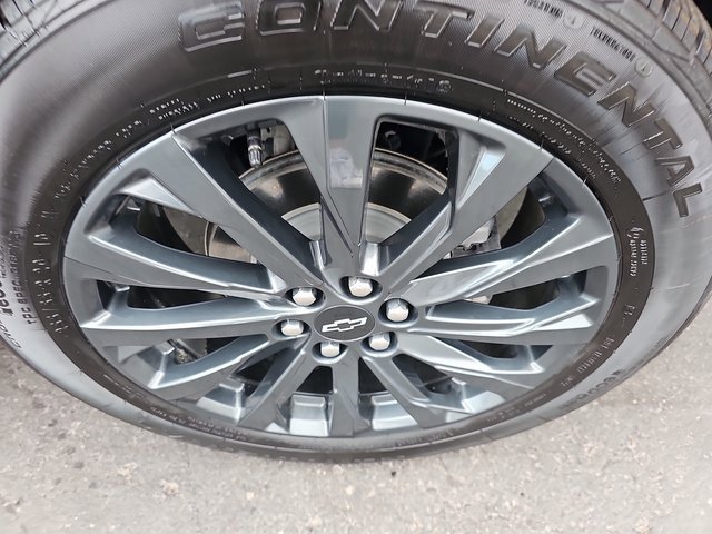 Used 2023 Chevrolet Traverse RS image 37