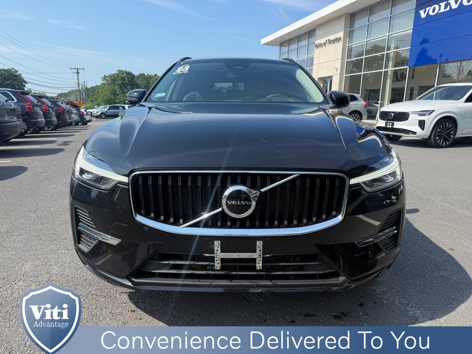 Certified 2023 Volvo XC60 B5 Core w/ Climate Package AWD/4WD image 3