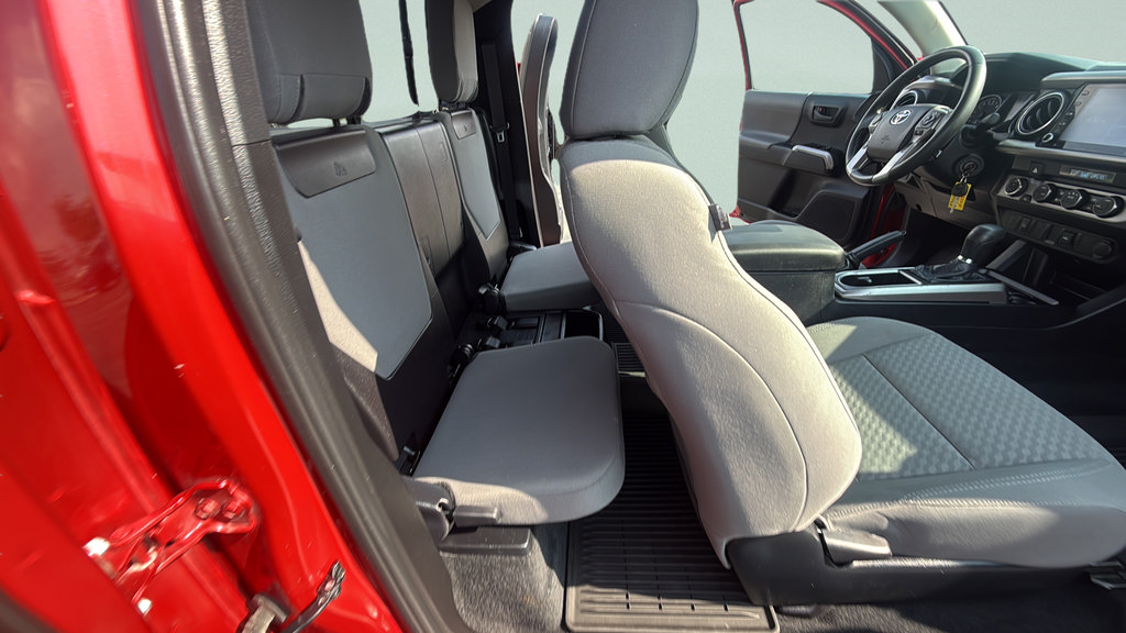 Used 2021 Toyota Tacoma SR5 AWD/4WD image 26