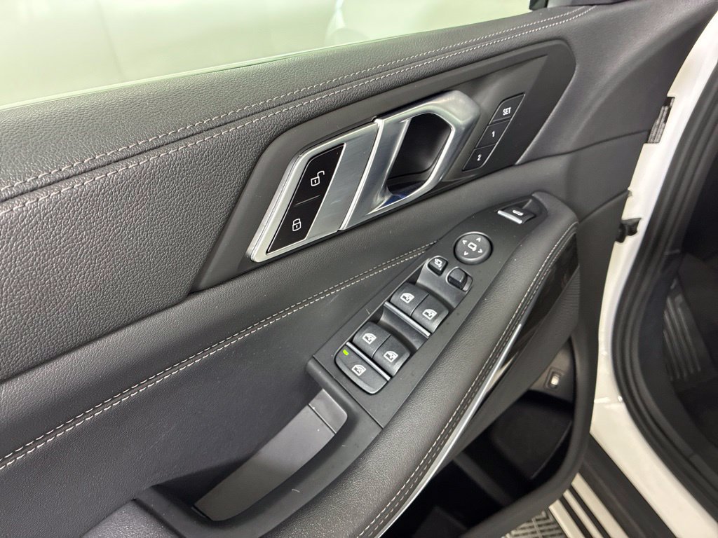 Used 2023 BMW X5 xDrive45e AWD/4WD image 26