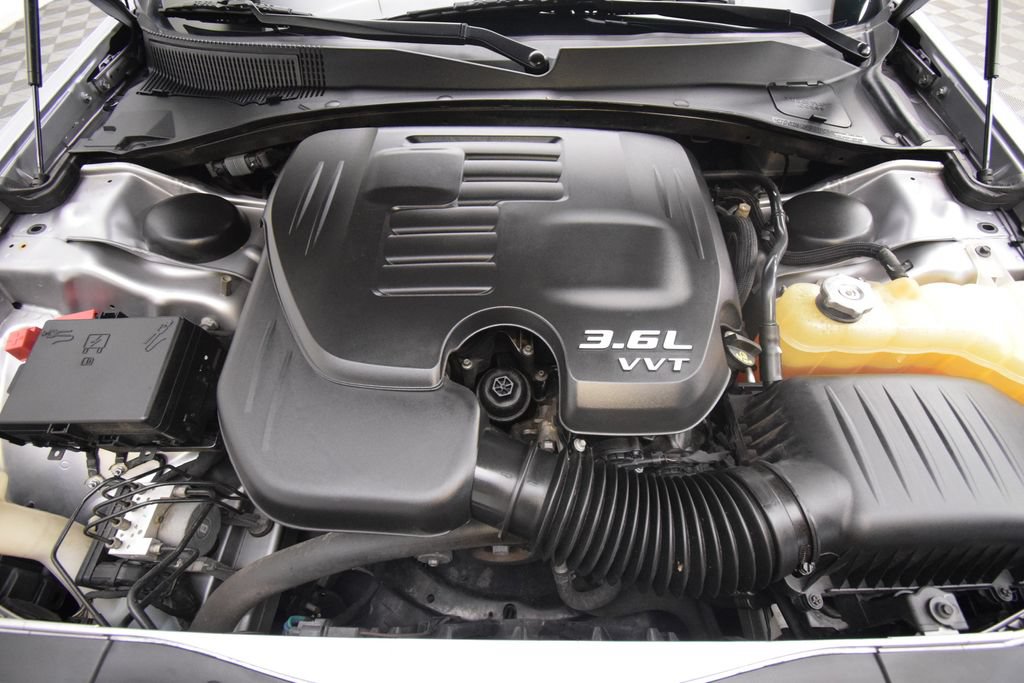 Used 2016 Chrysler 300 C AWD/4WD image 24