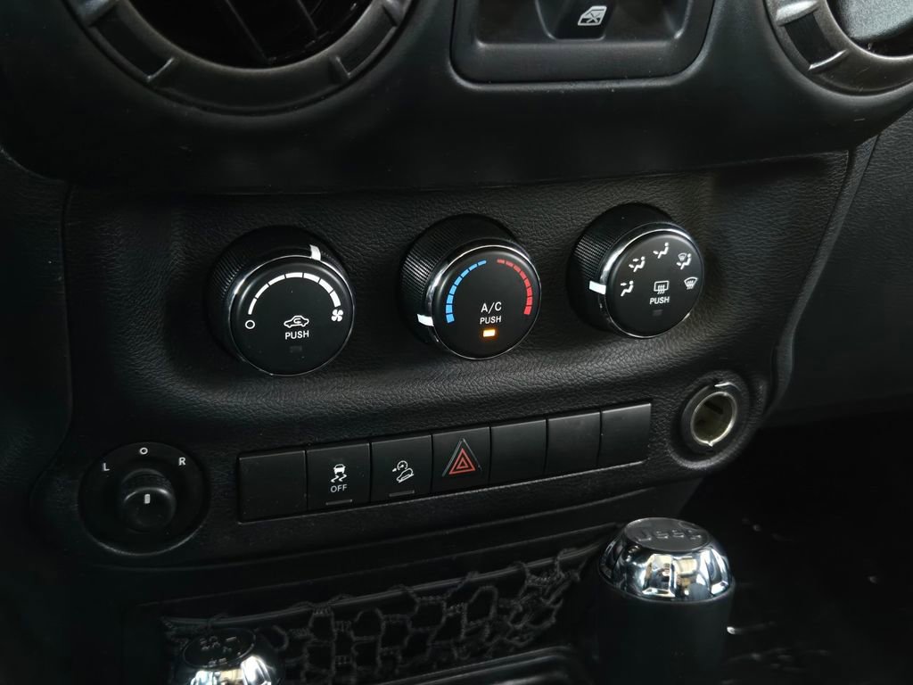 Used 2018 Jeep Wrangler Unlimited Sport S image 19