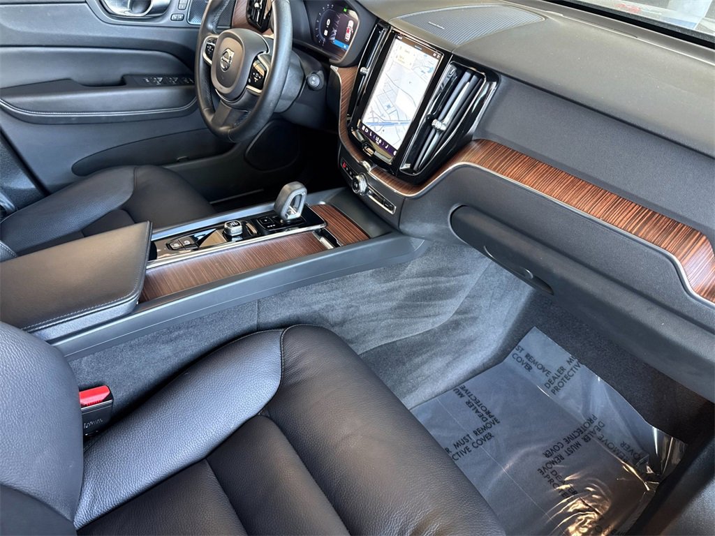 Certified 2023 Volvo XC60 B5 Plus image 15