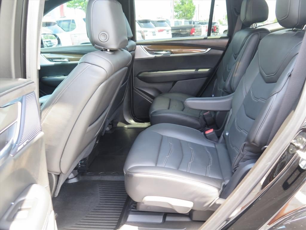 Certified 2025 Cadillac XT6 Sport w/ Platinum Package AWD/4WD image 24