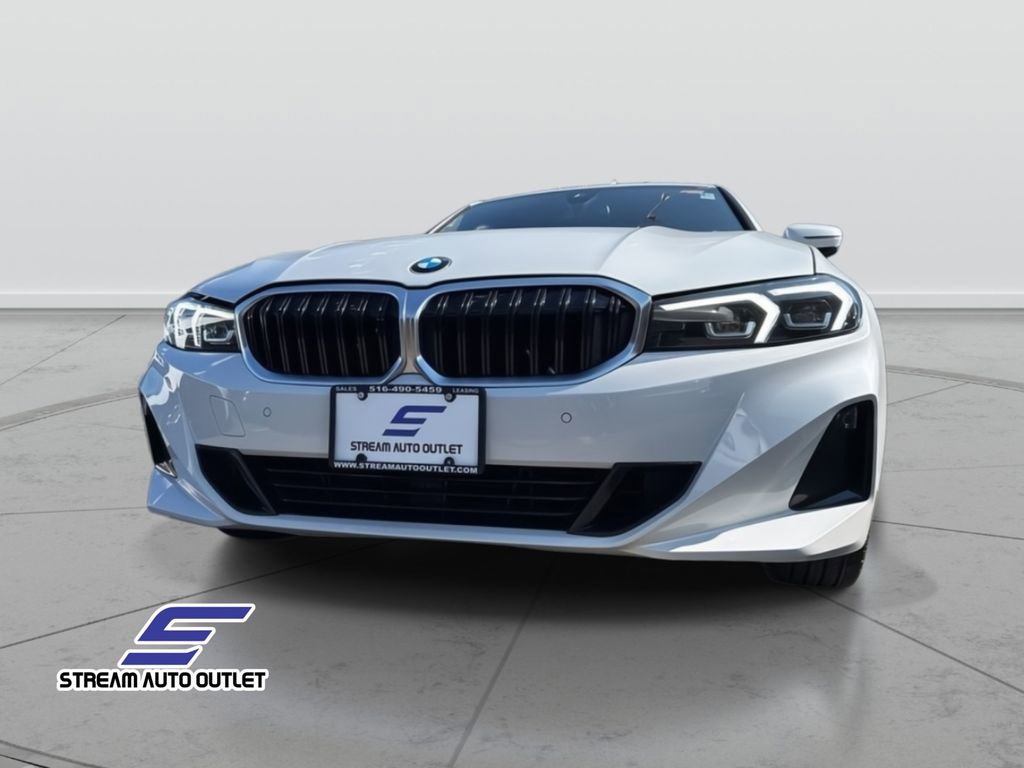 Used 2024 BMW 330i xDrive Sedan w/ Convenience Package image 2