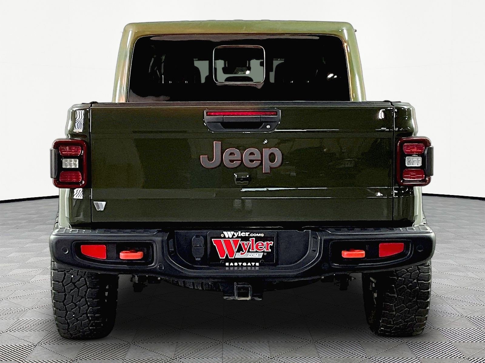 Used 2024 Jeep Gladiator Mojave AWD/4WD image 5