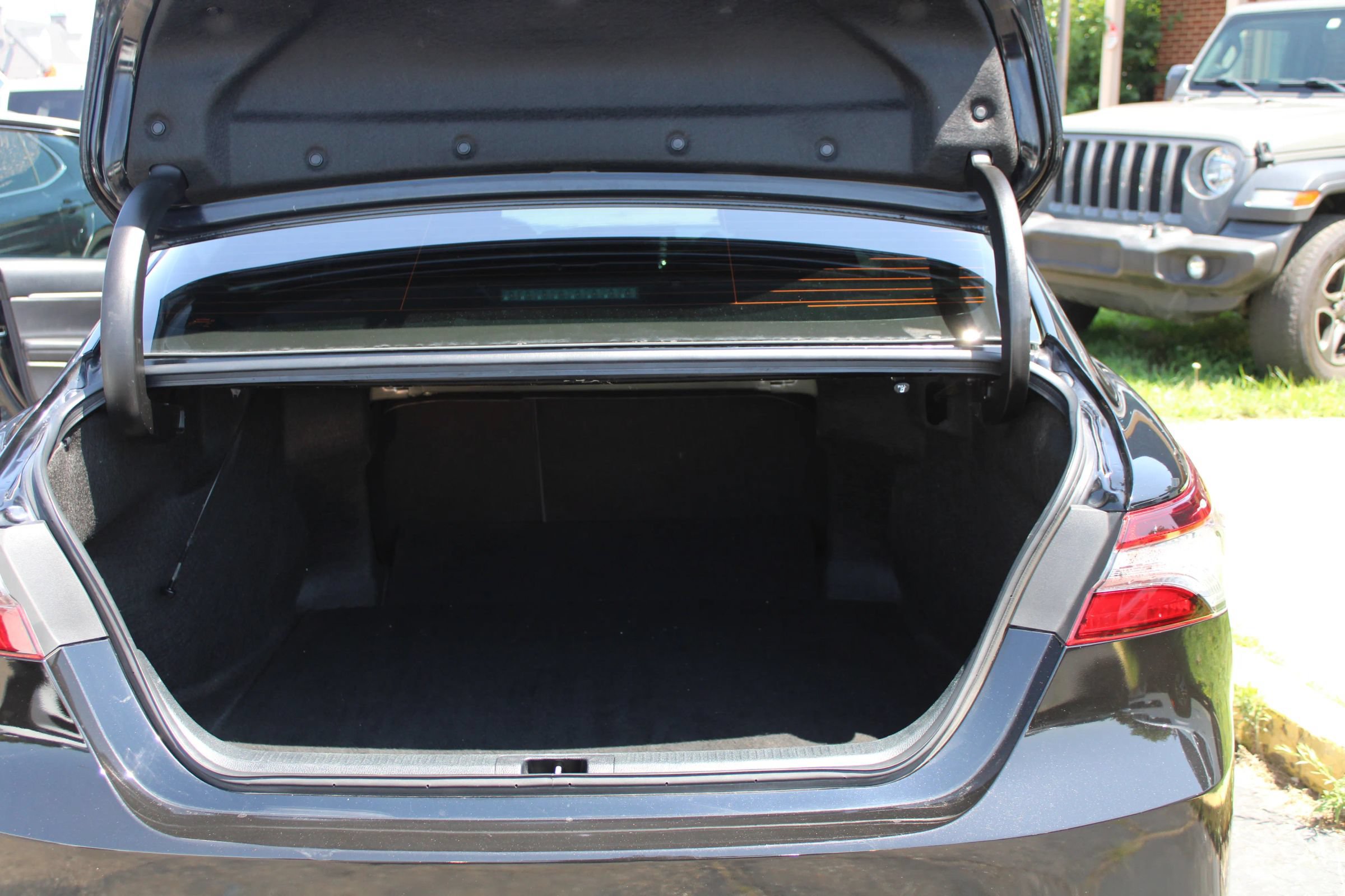 Used 2023 Toyota Camry LE FWD image 20