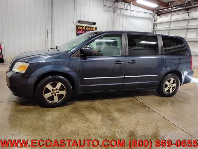 Used 2008 Dodge Grand Caravan SXT w/ Family Value Group FWD image 5