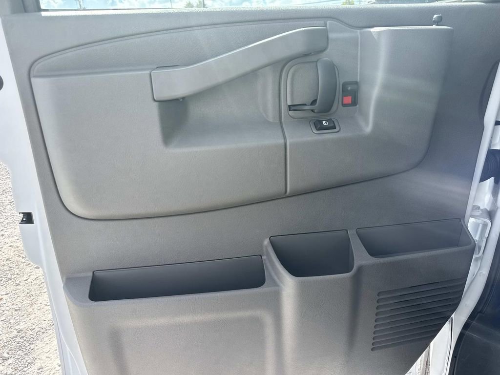 New 2025 Chevrolet Express 2500 w/ Enhanced Convenience Package image 18