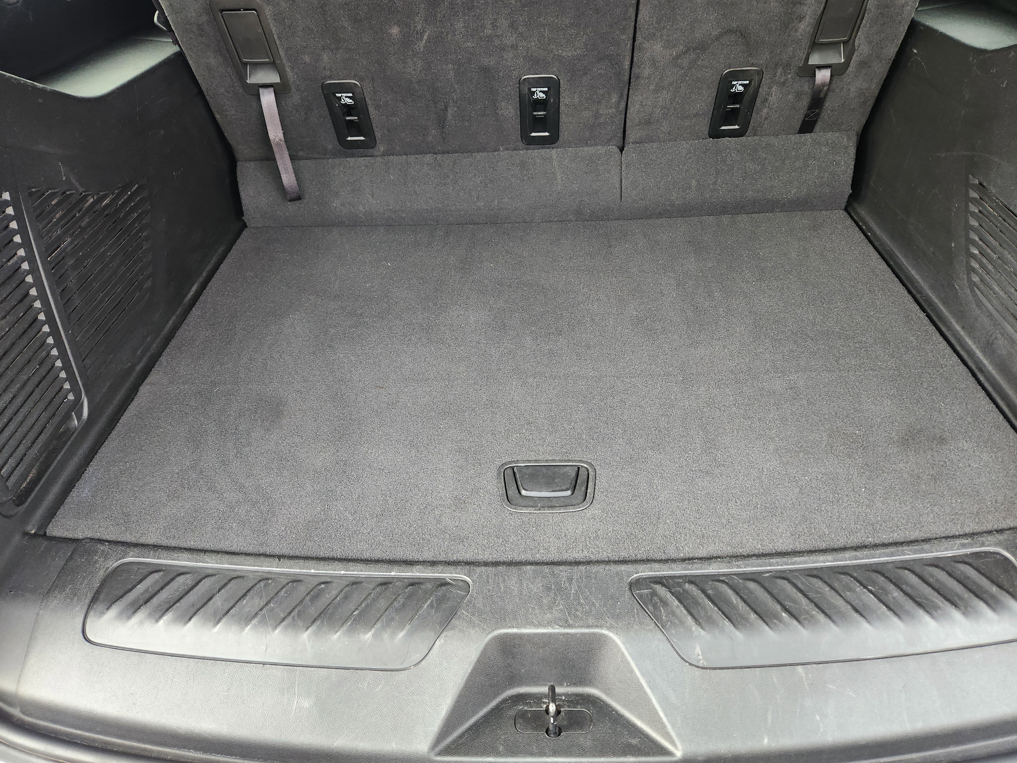 Used 2024 GMC Yukon XL SLT image 33