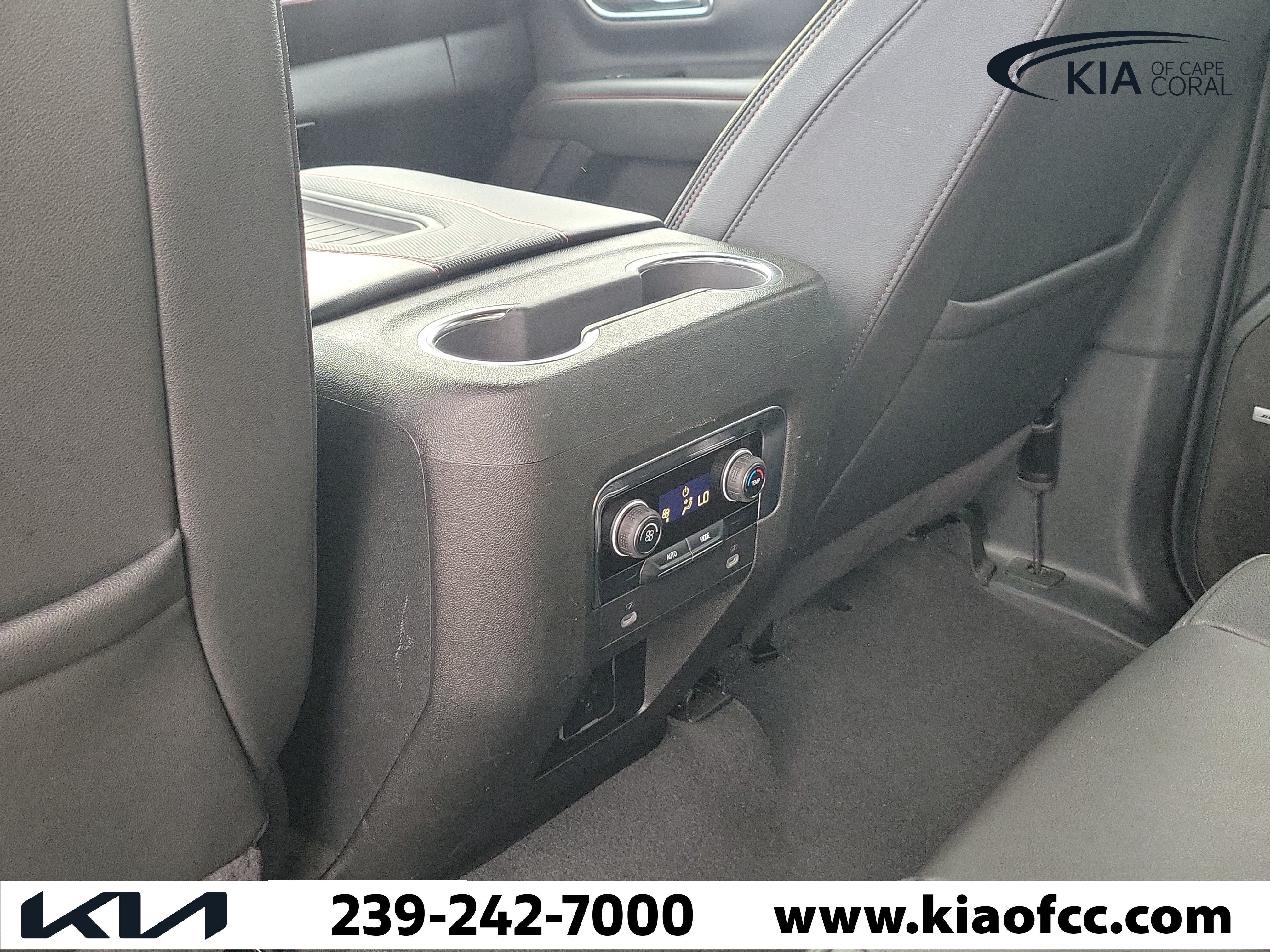 Used 2024 Chevrolet Suburban RST RWD image 15