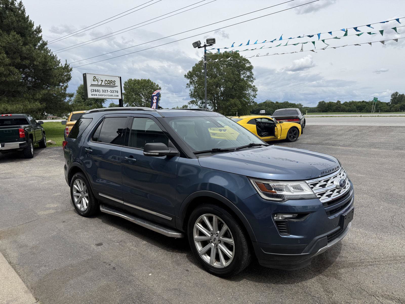 Used 2019 Ford Explorer XLT w/ Equipment Group 202A AWD/4WD image 3