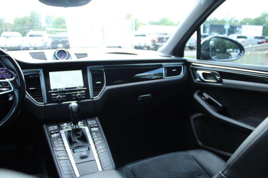 Used 2016 Porsche Macan S AWD/4WD image 18