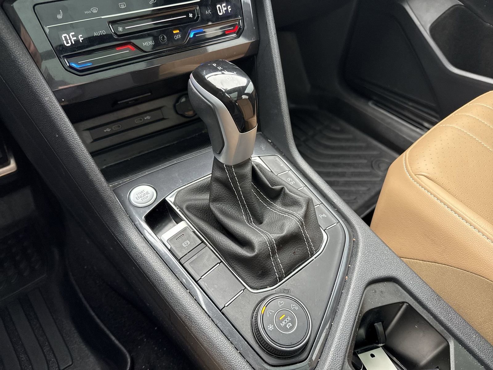 Used 2024 Volkswagen Tiguan SE R-Line image 18