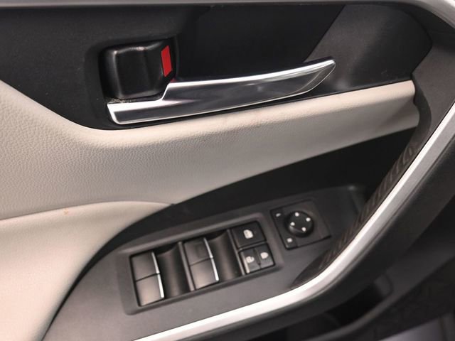 Used 2020 Toyota RAV4 XLE Premium image 14
