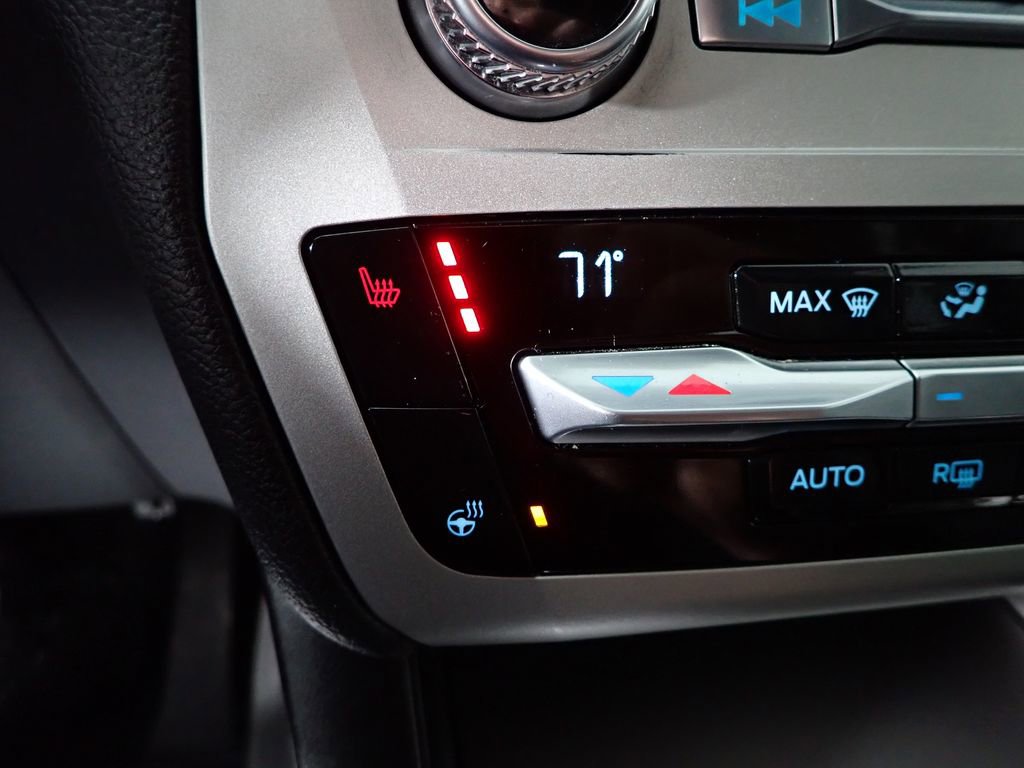 Used 2020 Ford Explorer XLT w/ Comfort Package image 3