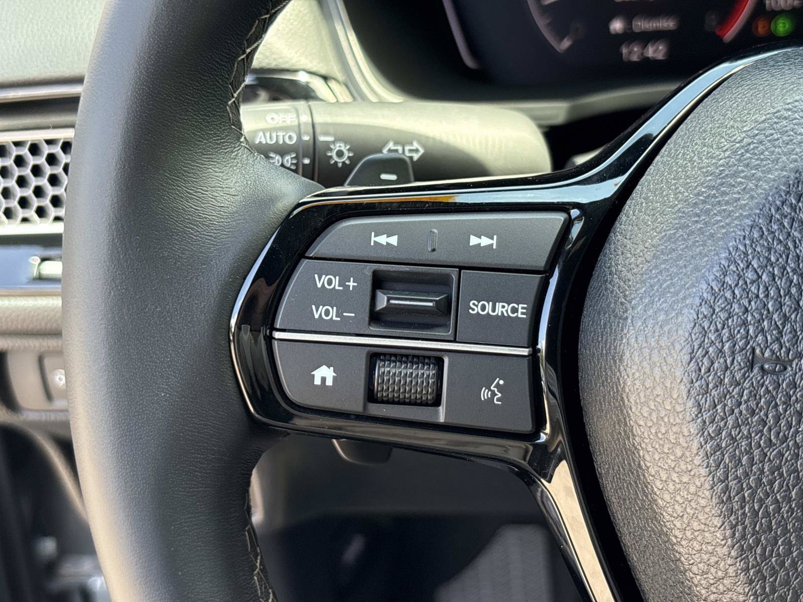 Used 2025 Honda Civic Sport image 17
