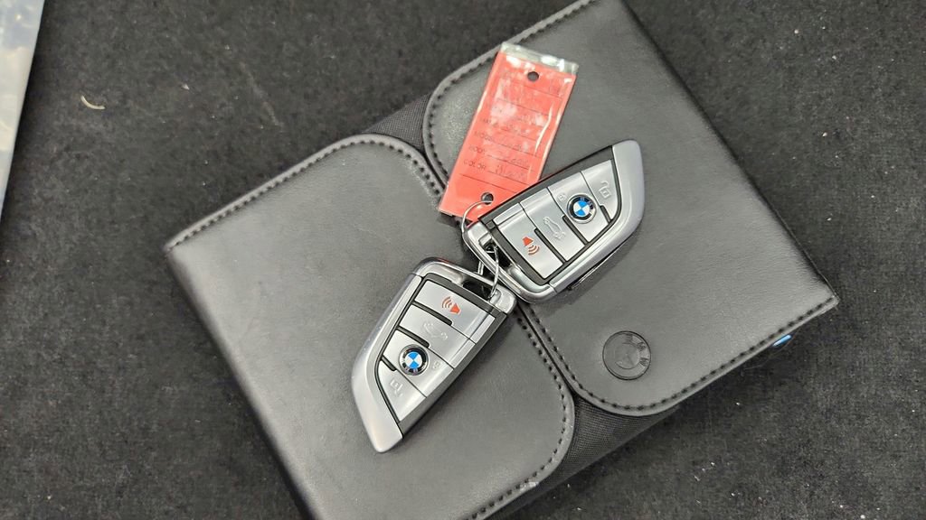 Used 2018 BMW 750i xDrive image 18