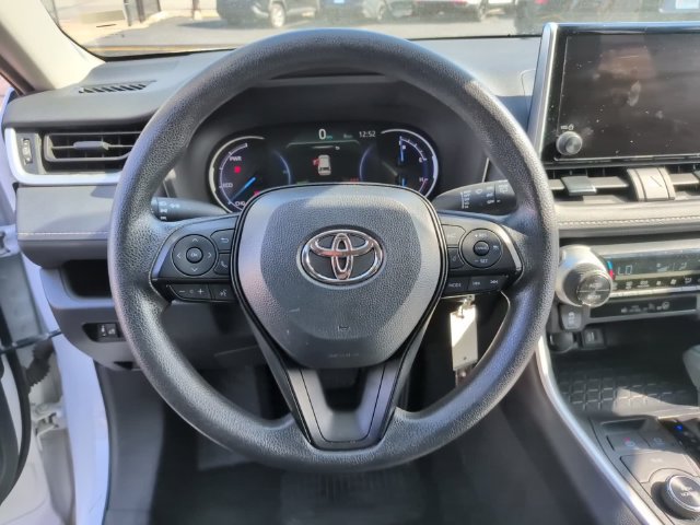 Used 2025 Toyota RAV4 LE AWD/4WD image 15
