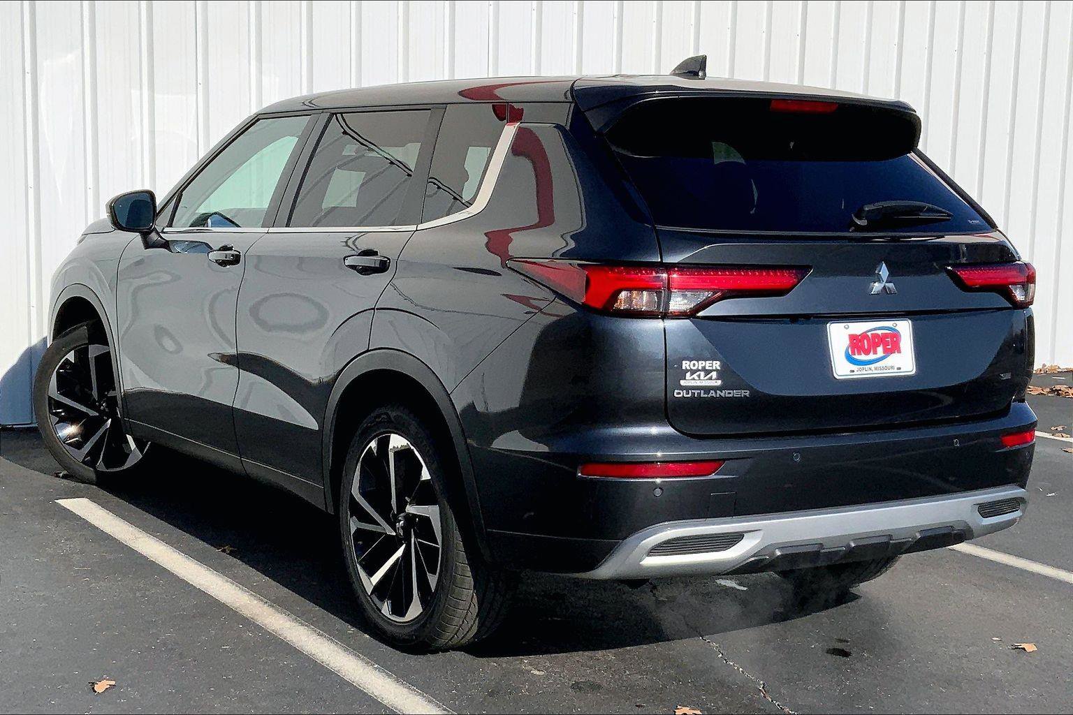 Used 2024 Mitsubishi Outlander SE image 10