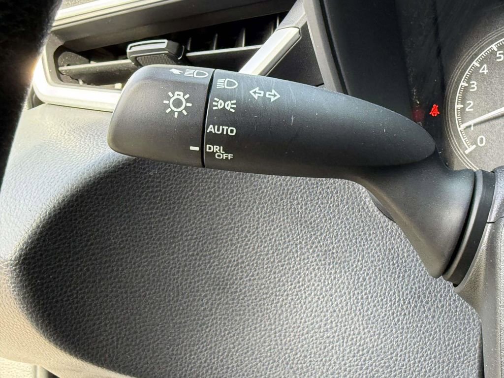Used 2022 Toyota Corolla LE FWD image 24