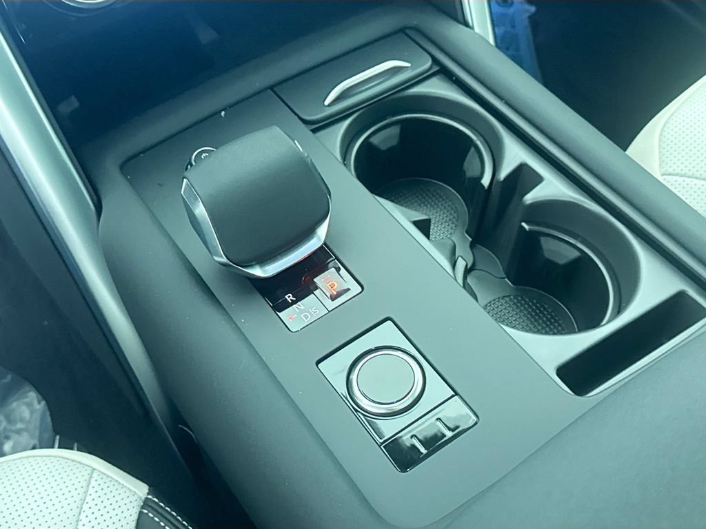 New 2026 Land Rover Discovery S AWD/4WD image 16