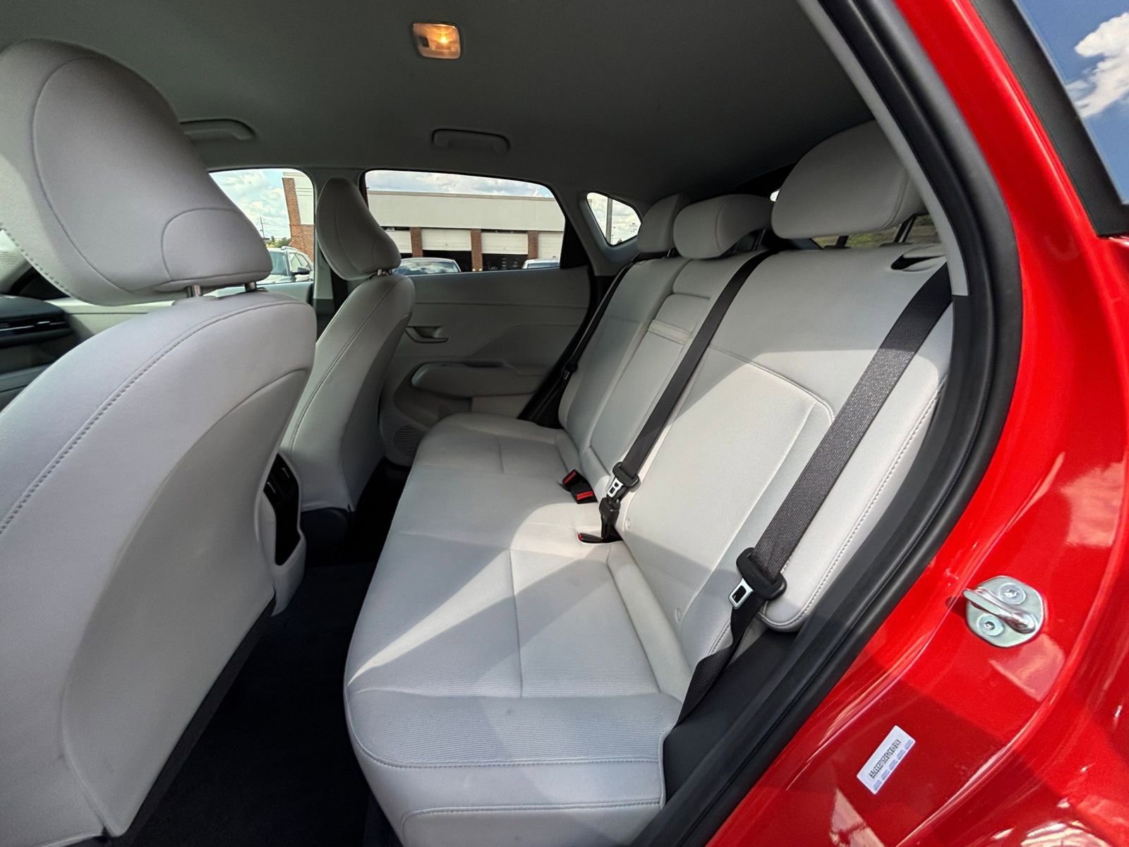 Used 2025 Hyundai Kona SEL image 32