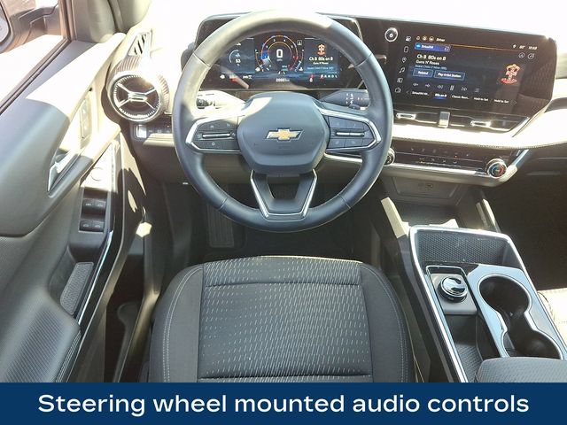 Used 2026 Chevrolet Equinox LT w/ Safety and Technology Package AWD/4WD image 3