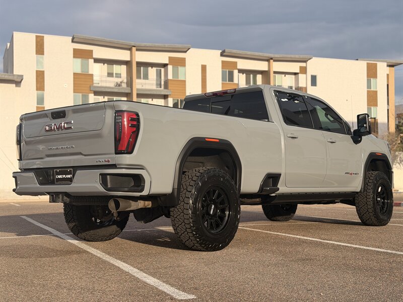 Used 2024 GMC Sierra 2500 AT4 w/ AT4 Premium Plus Package AWD/4WD image 3