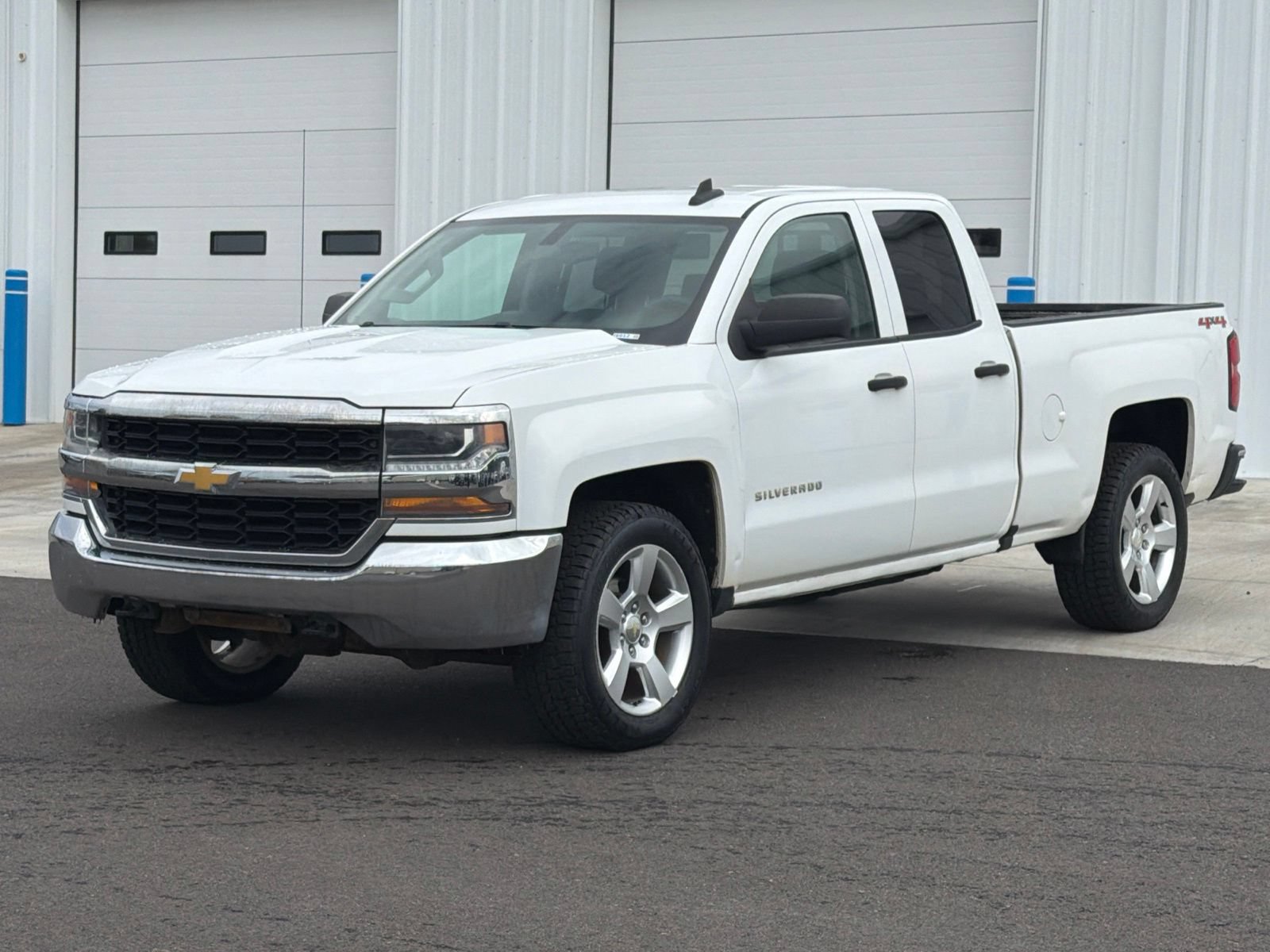 Used 2017 Chevrolet Silverado 1500 LS w/ Trailering Package AWD/4WD image 3