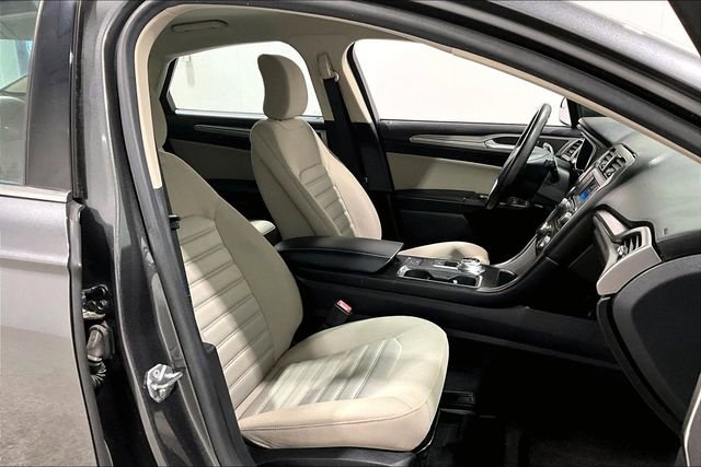 Used 2017 Ford Fusion S image 30