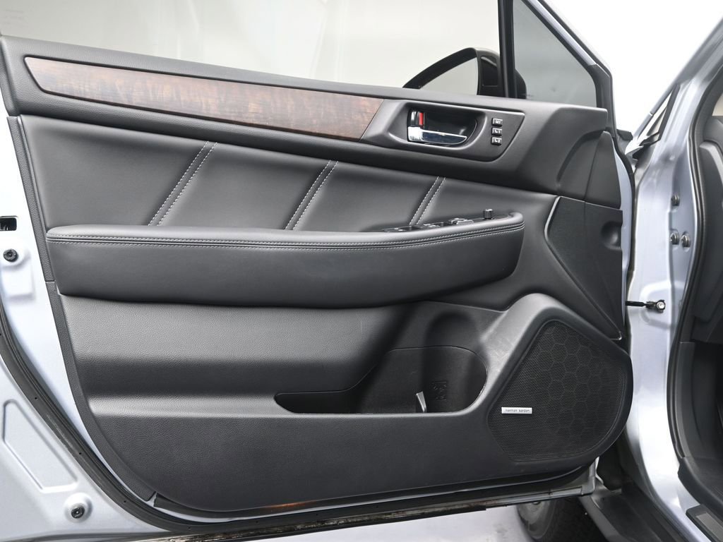 Used 2019 Subaru Outback 3.6R Limited image 11