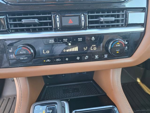 Used 2022 Nissan Pathfinder Platinum w/ Cargo Package AWD/4WD image 17