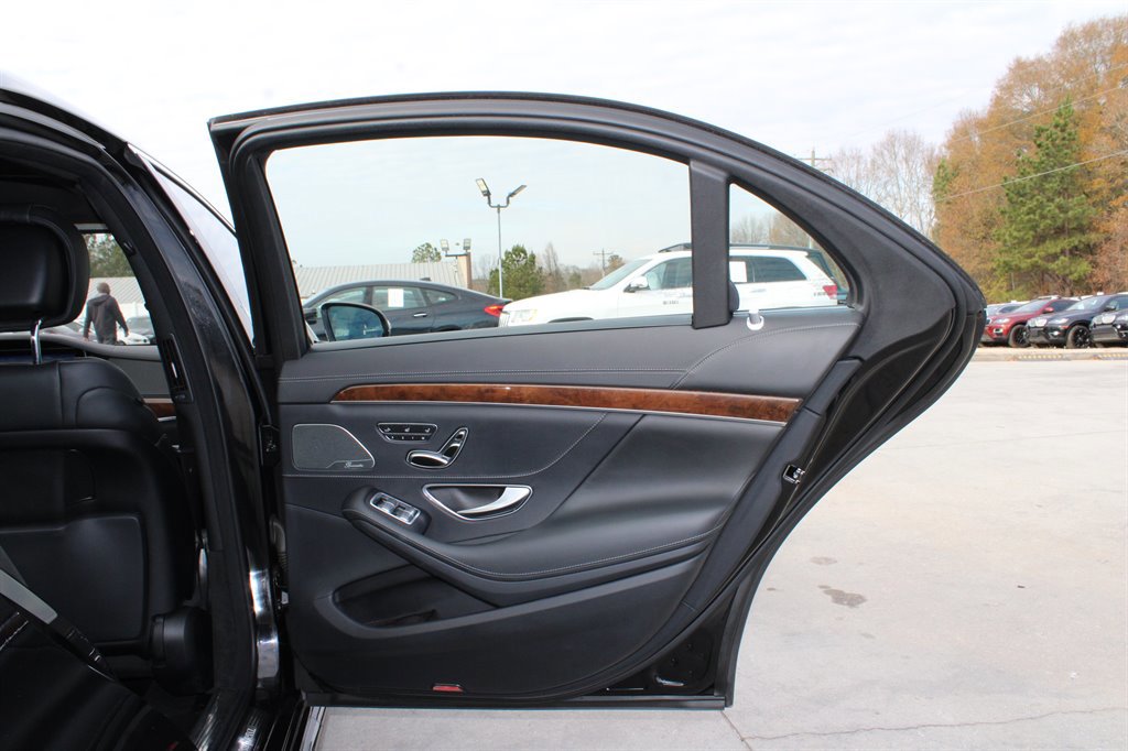 Used 2016 Mercedes-Benz S 550 4MATIC Sedan image 37