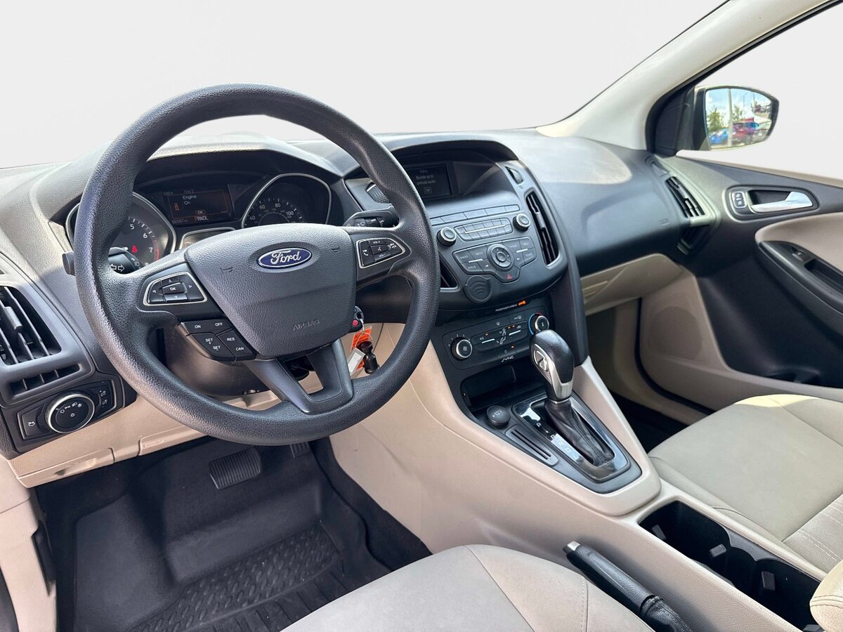 Used 2018 Ford Focus SE FWD image 14