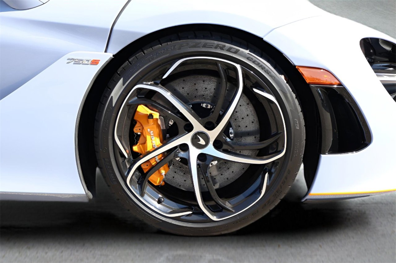 Used 2024 McLaren 750S image 25