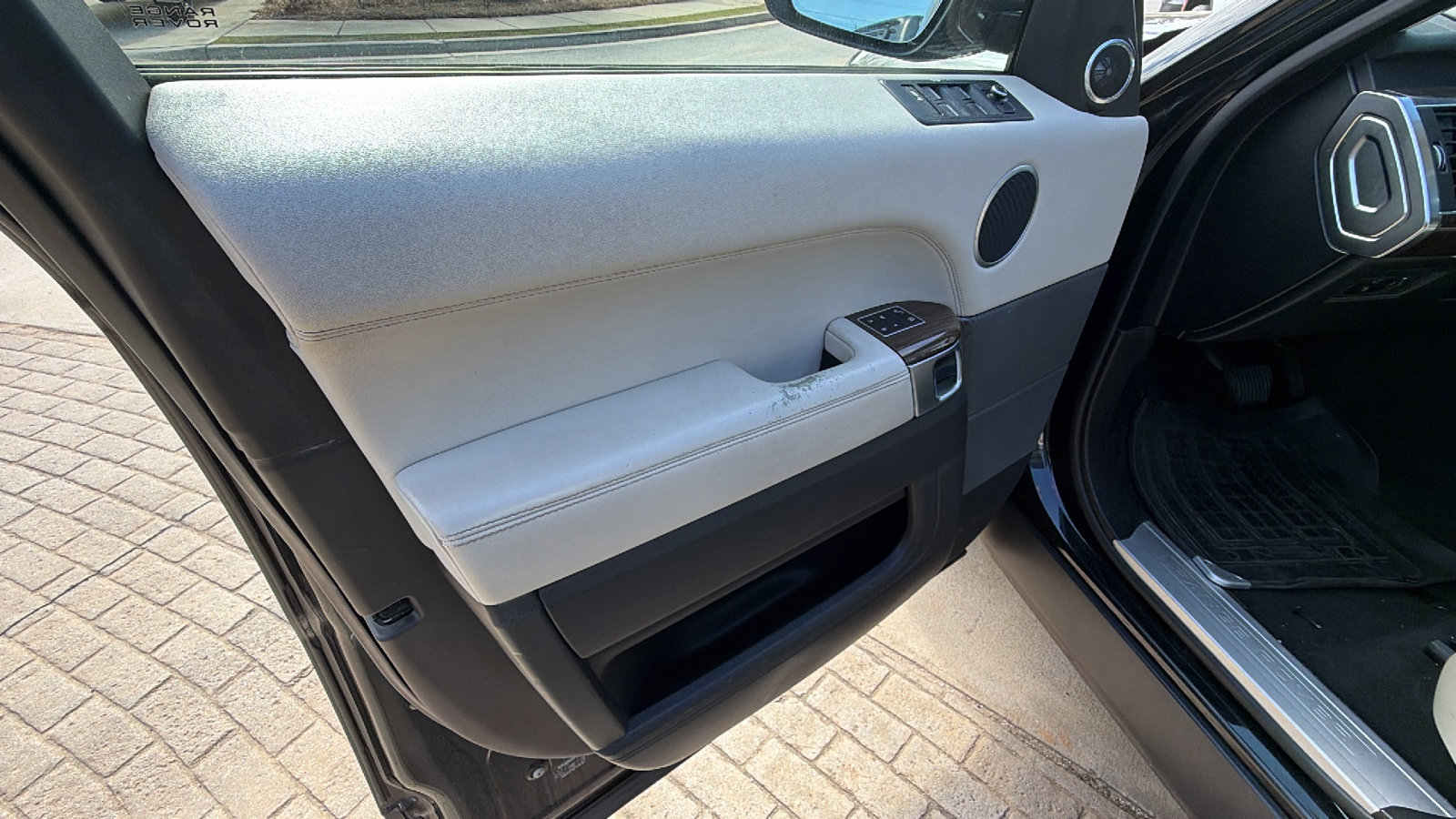 Used 2015 Land Rover Range Rover Sport HSE image 14