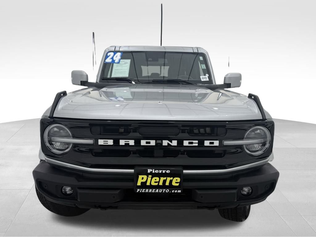 Used 2024 Ford Bronco Outer Banks image 9