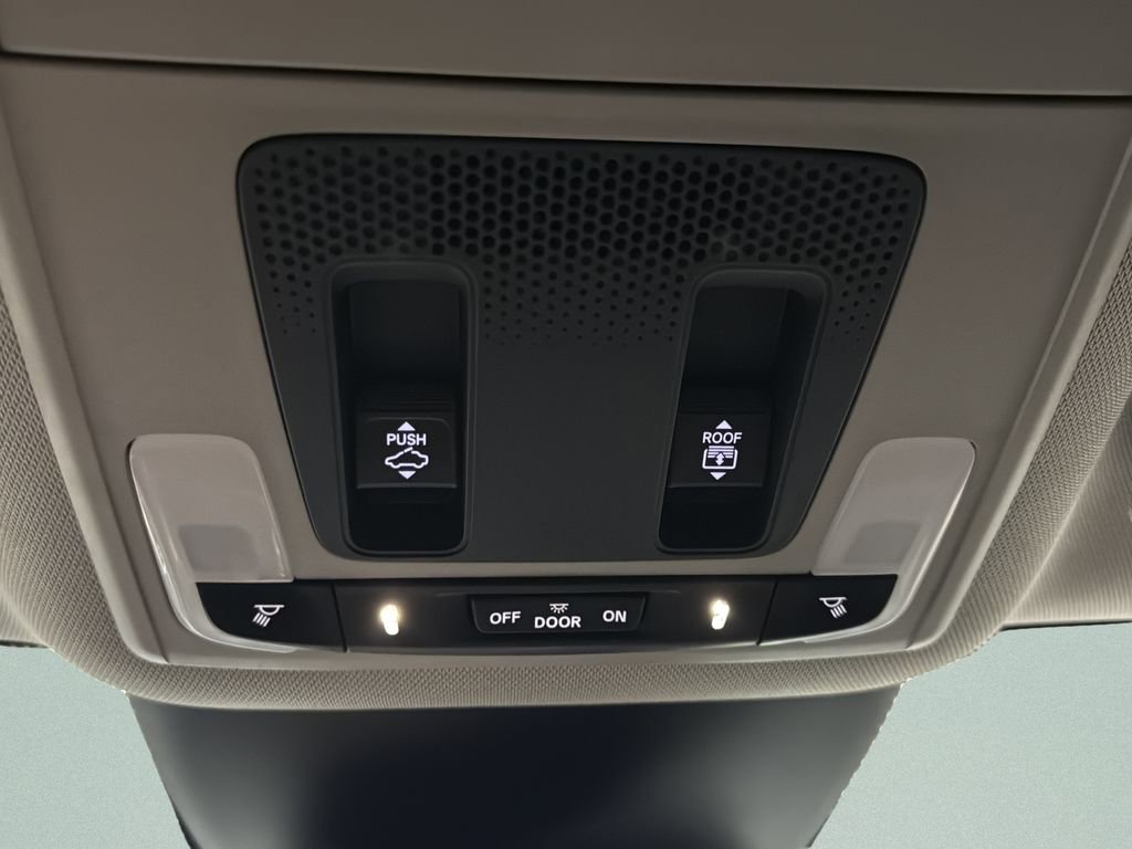 Certified 2023 Honda Pilot Touring image 35