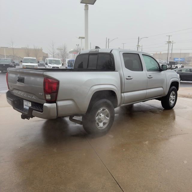 Used 2022 Toyota Tacoma SR image 3