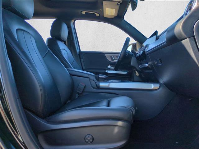 Used 2022 Mercedes-Benz GLB 250 image 16