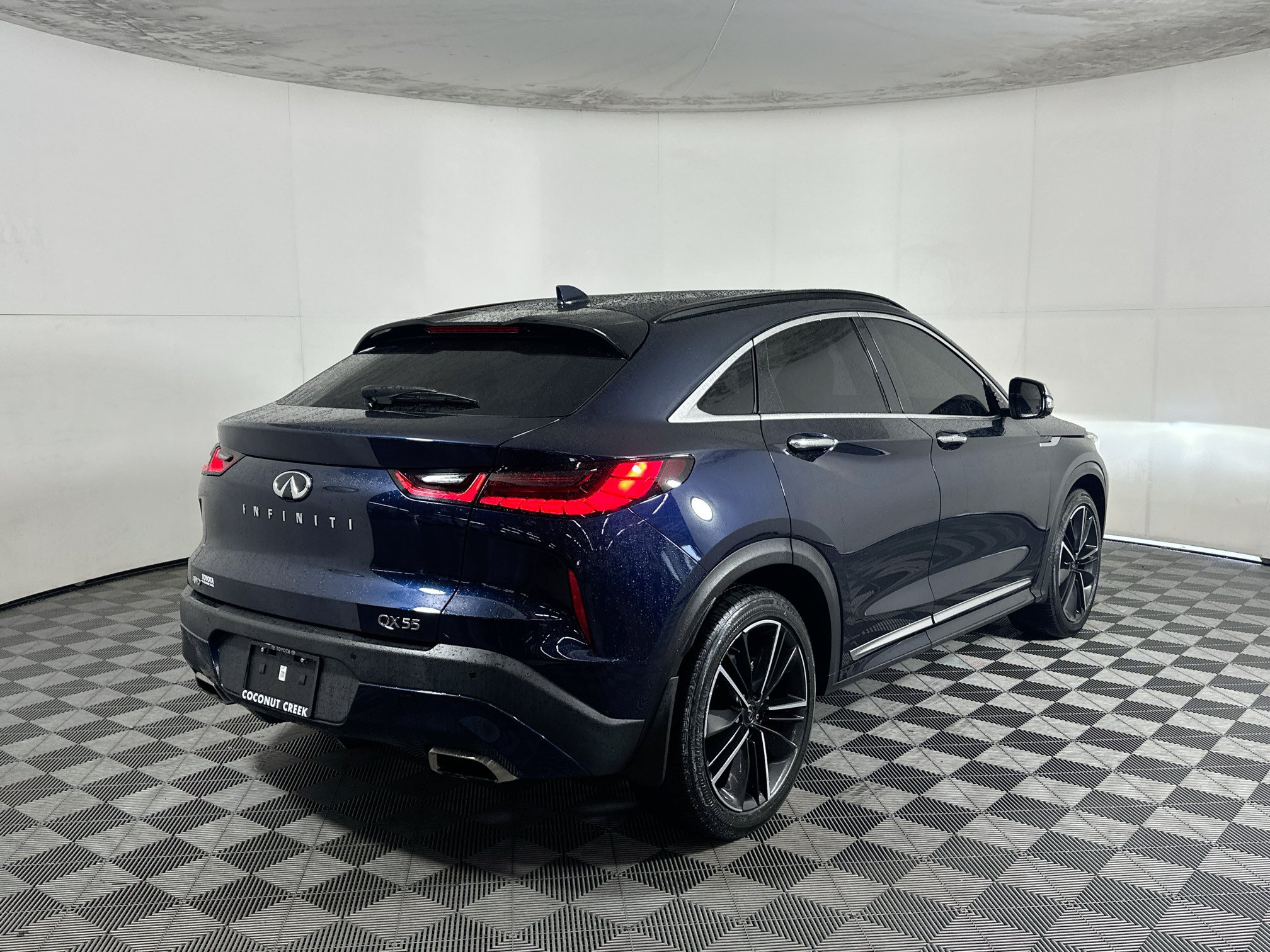 Used 2022 INFINITI QX55 Essential w/ Proassist Package AWD/4WD image 3