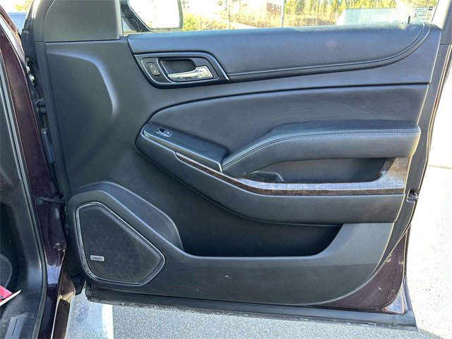 Used 2017 Chevrolet Suburban LT w/ LT Signature Package image 21