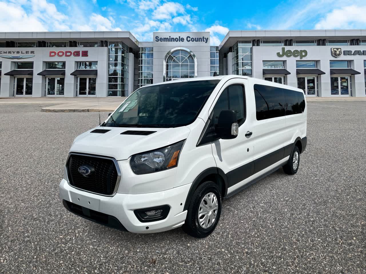 Used 2025 Ford Transit 350 XLT RWD image 1